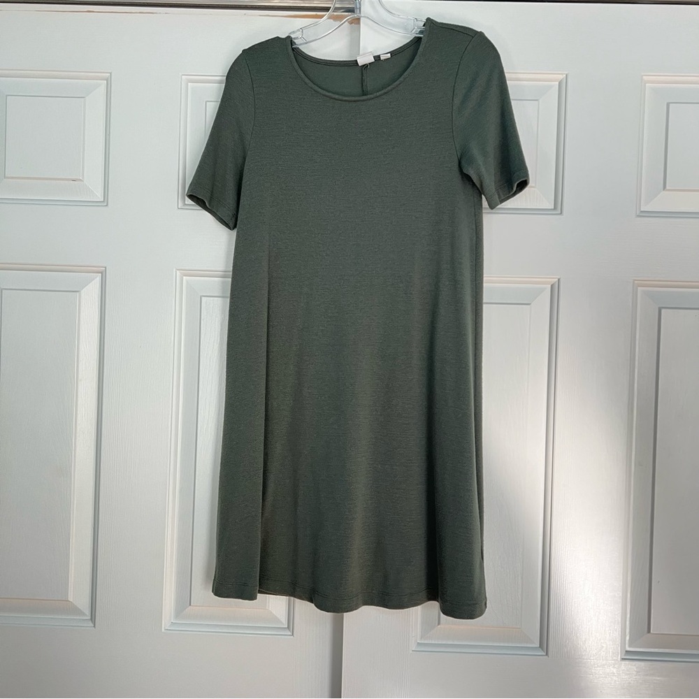 GAP women’s Green Softspun A-Line Swing Short Sleeve Dress Size XS